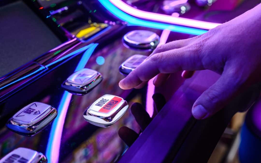 Igre koje kombiniraju akciju i strategiju